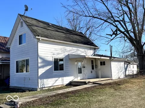 2415 N C St, Elwood, IN 46036