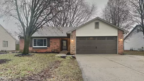 7443 Pebblebrook E Dr, Indianapolis, IN 46236