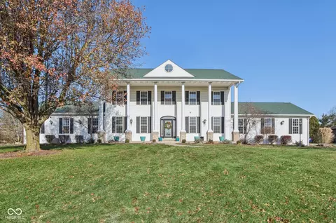 6818 W Willow Grove Dr, New Palestine, IN 46163