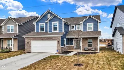 7062 English Oak Dr, Mccordsville, IN 46055