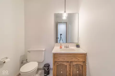 Bath - 7984 Oak Hill Dr, Plainfield, IN 46168 photo 1 of 3