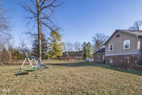 Exterior - 7984 Oak Hill Dr, Plainfield, IN 46168 photo 3 of 11