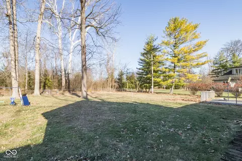 Exterior - 7984 Oak Hill Dr, Plainfield, IN 46168 photo 7 of 11