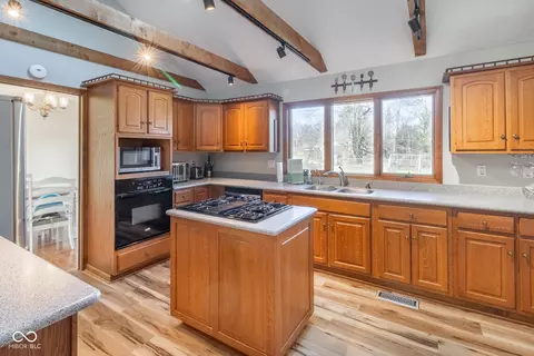 Kitchen - 7984 Oak Hill Dr, Plainfield, IN 46168 photo 1 of 3