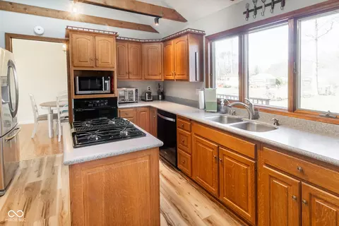 Kitchen - 7984 Oak Hill Dr, Plainfield, IN 46168 photo 2 of 3