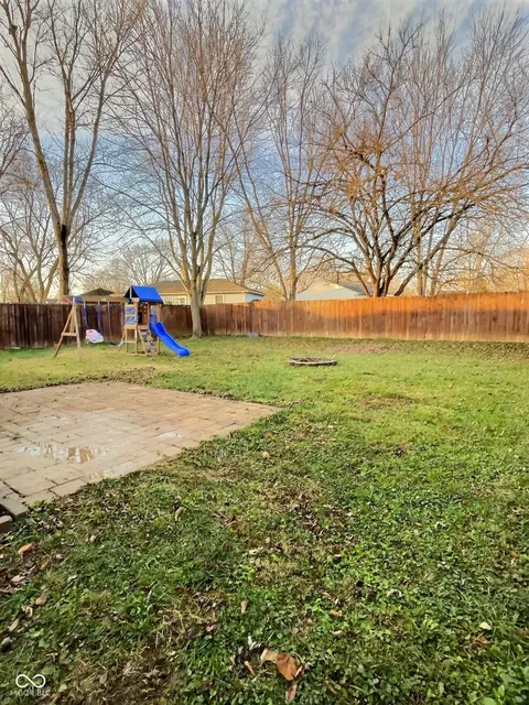 Exterior - 152 Schaefer Dr, Hope, IN 47246 photo 2 of 3