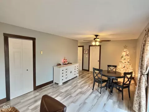 Dining - 152 Schaefer Dr, Hope, IN 47246 photo 2 of 3