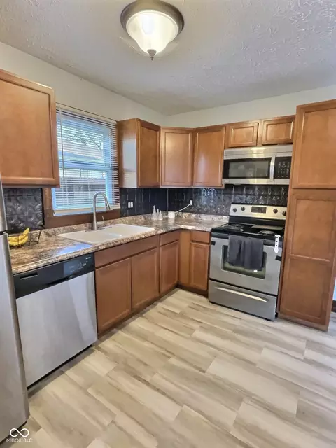 Kitchen - 152 Schaefer Dr, Hope, IN 47246 photo 1 of 2