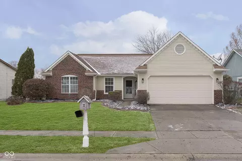 7806 Camberwood Dr, Indianapolis, IN 46268