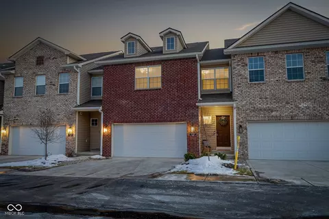 9725 Thorne Cliff Way #101, Fishers, IN 46037