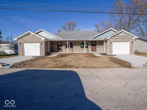 215 E Harrison St, Mooresville, IN 46158