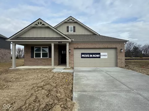 1390 Foxtail Ln, Greenwood, IN 46143