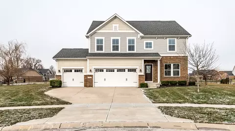 1862 Sterling Ct, Greenwood, IN 46143