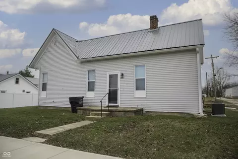 403 Elm St, Ladoga, IN 47954