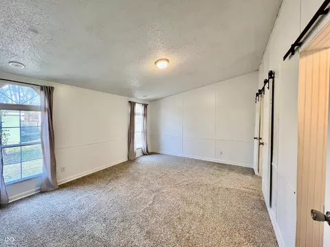 631 Della Rd, Columbus, IN 47203 photo 11
