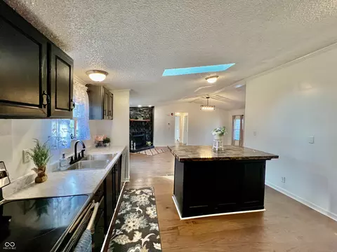 631 Della Rd, Columbus, IN 47203 photo 10