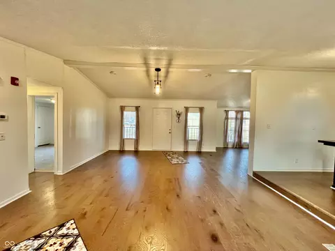 631 Della Rd, Columbus, IN 47203 photo 20