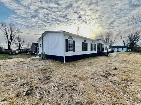 631 Della Rd, Columbus, IN 47203 photo 22
