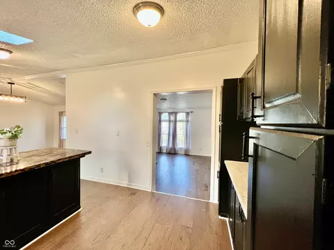 631 Della Rd, Columbus, IN 47203 photo 9
