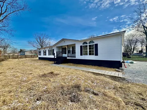 631 Della Rd, Columbus, IN 47203 photo 21