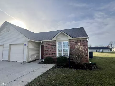 406 Woodberry Dr, Danville, IN 46122
