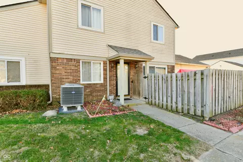 4961 Oakbrook Dr #A1, Indianapolis, IN 46254