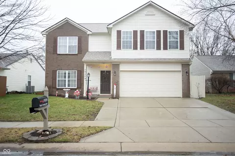 19259 Prairie Crossing Dr, Noblesville, IN 46062