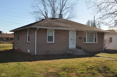 105 Indiana Ct, Columbus, IN 47201