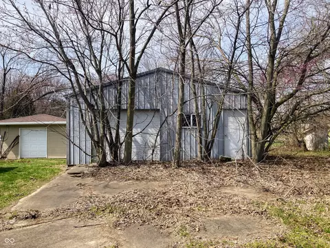 748 Odon St, Elnora, IN 47529