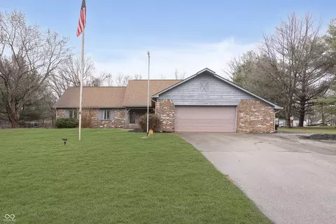 8200 Dogwood Ct, Plainfield, IN 46168