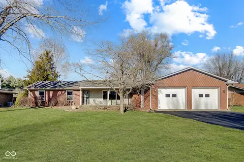 5772 Gallagher Dr, Greenwood, IN 46142