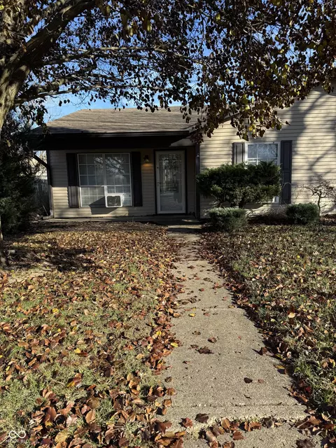 43 Village Rd, Bargersville, IN 46106