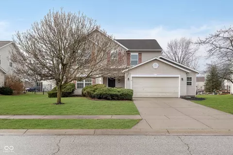 302 Fairfax Ln, Greenwood, IN 46142