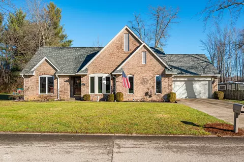 112 Kerry Hill Dr, Seymour, IN 47274