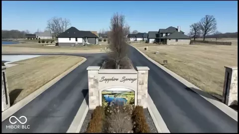 7126 N Lakeshore Dr, Greenfield, IN 46140