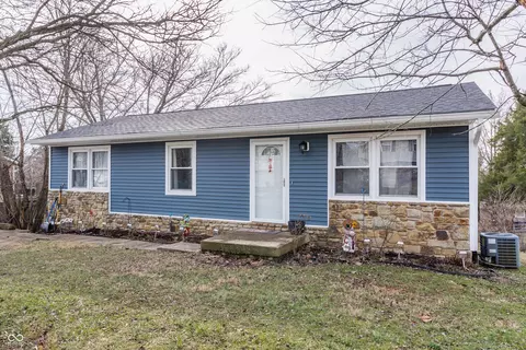 111 E Renee Dr, Ellettsville, IN 47429