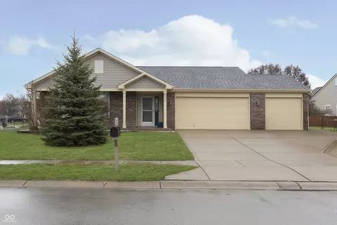 6915 Laredo Dr, Mccordsville, IN 46055