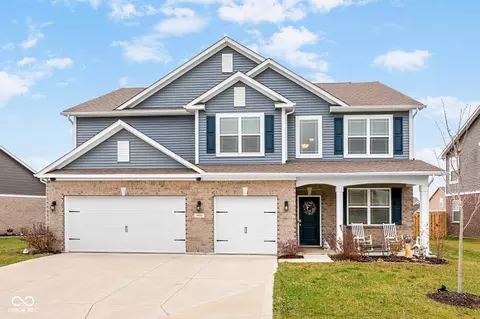4585 W Tradwell Dr, New Palestine, IN 46163