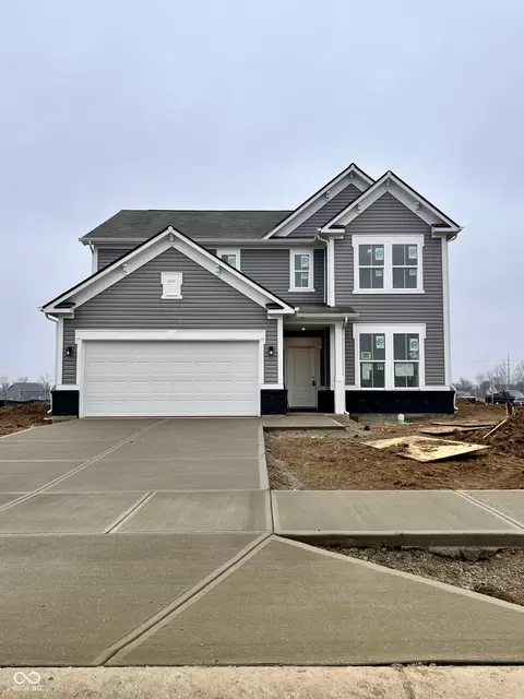 207 Ambassador Dr, Pittsboro, IN 46167