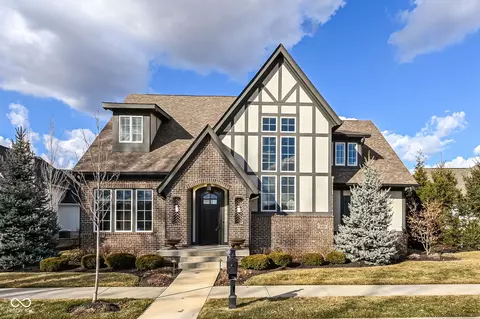 520 Bridgemont Ln, Carmel, IN 46032