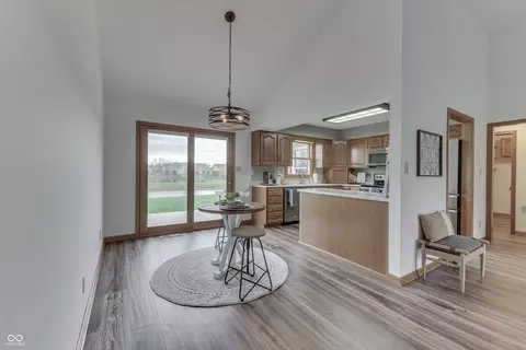 Dining - 4208 Epler Ave, Indianapolis, IN 46237 photo 1 of 3