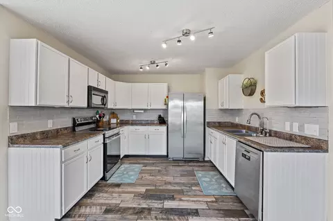 9549 W Quarter Moon Dr, Pendleton, IN 46064 photo 14