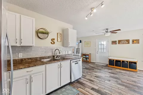 9549 W Quarter Moon Dr, Pendleton, IN 46064 photo 16