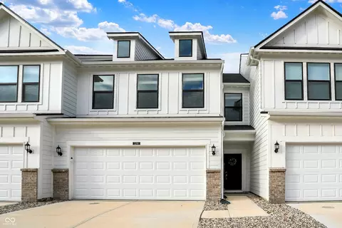 3266 Morab Dr, Zionsville, IN 46077