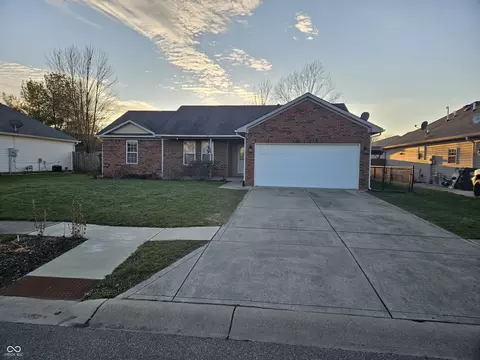 14 Watson Dr, Trafalgar, IN 46181