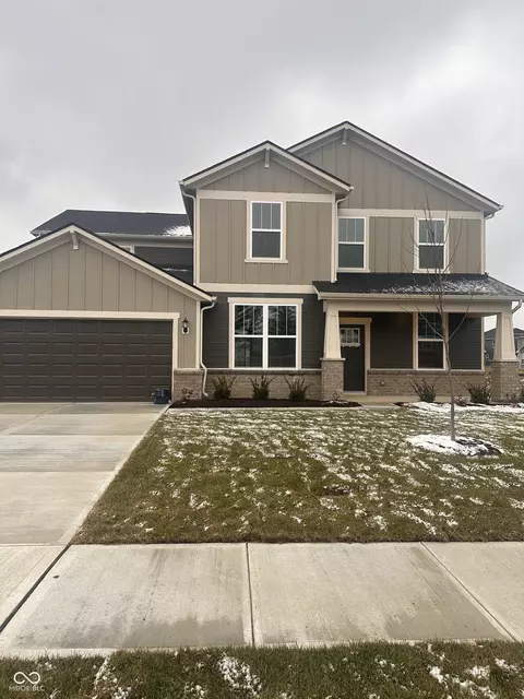 8434 Morgan Ln, Zionsville, IN 46077
