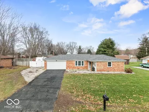 5584 E Fountain Way, Columbus, IN 47201