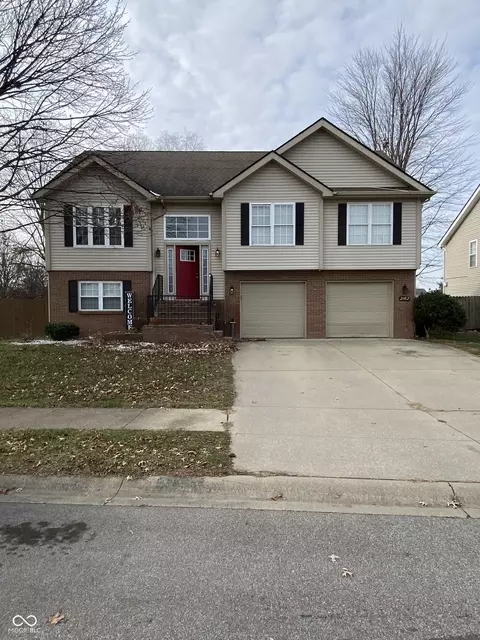 2162 Sumpter Trl, Columbus, IN 47203