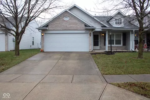 271 Clear Branch Dr, Brownsburg, IN 46112