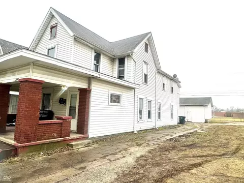 2207 S Walnut St, Muncie, IN 47302